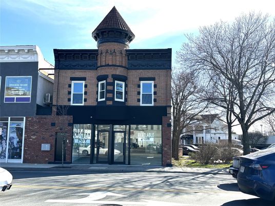 Exterior, Facade, Brick Facade, Queen Anne Victorian
