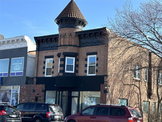Exterior, Facade, Brick Facade, Queen Anne Victorian