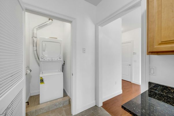Interior, Utility Closets, Washer, Wood Texture Flooring