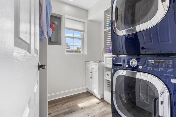 Interior, Recessed Lighting, Utility Closets, Washer, Wood Texture Flooring