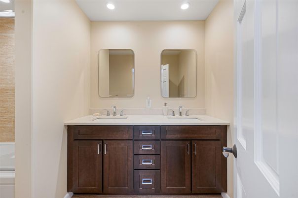 Bathroom, Dual Sink Vanities, Interior, Recessed Lighting