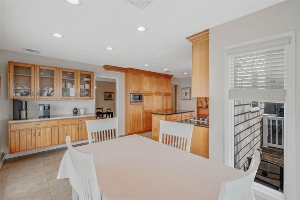 Dining room, Interior, Kitchen, Recessed Lighting