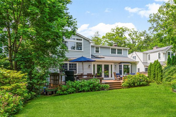 Backyard, Exterior, Facade, Queen Anne Victorian