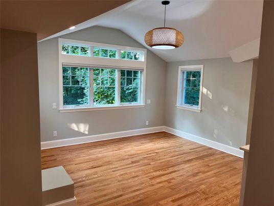 Interior, Pendant Lights, Wood Texture Flooring