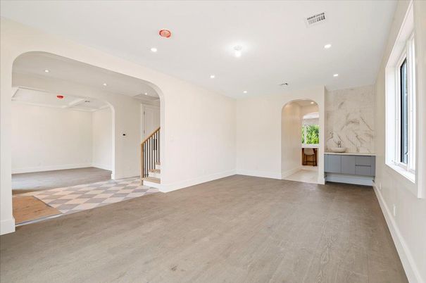 Empty room, Interior, Marble Walls, Recessed Lighting