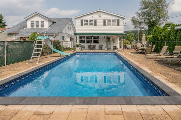 Exterior, Playground, Pool