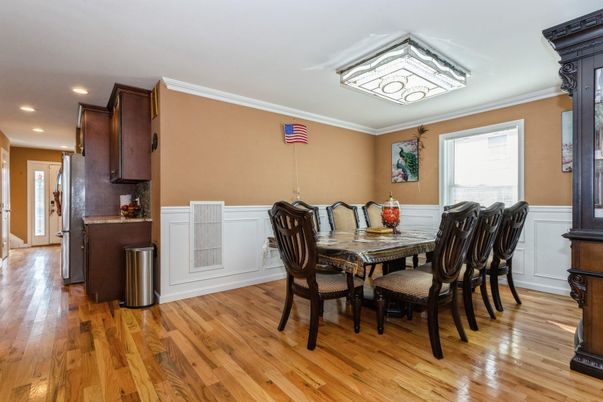 Dining room, Interior, Kitchen, Recessed Lighting, Wood Texture Flooring
