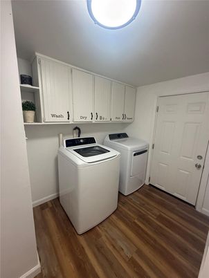 Interior, Washer, Wood Texture Flooring
