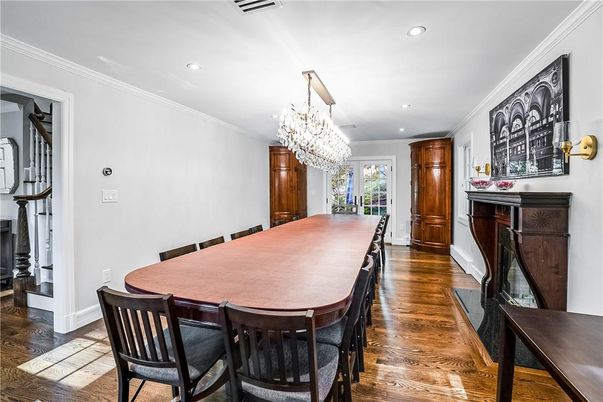 Chandelier, Dining room, Interior, Recessed Lighting, Wood Texture Flooring