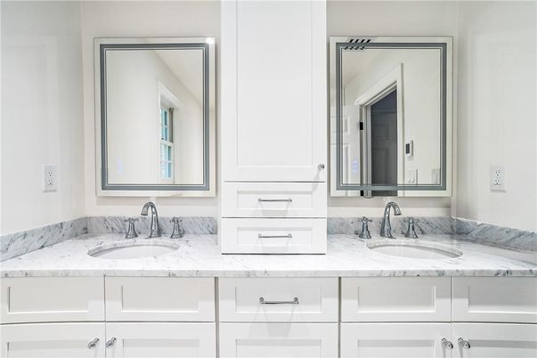 Bathroom, Dual Sink Vanities, Interior