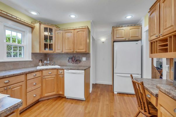Interior, Kitchen, Recessed Lighting, Wood Texture Flooring