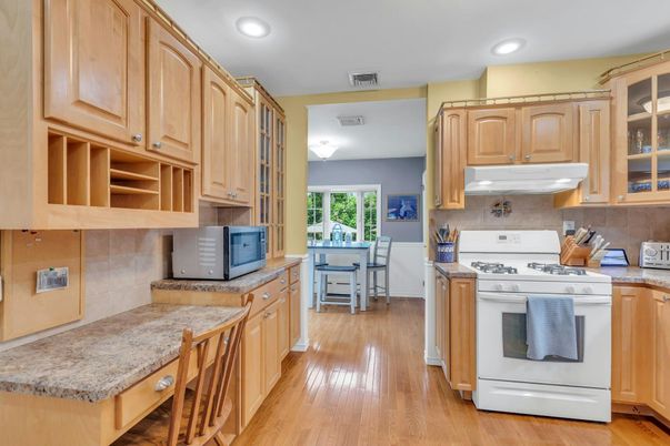 Dining room, Interior, Kitchen, Recessed Lighting, Wood Texture Flooring