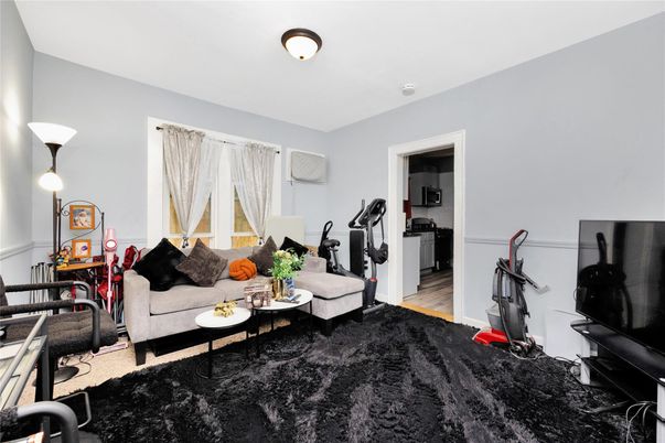 Fitness Equipment, Interior, Living room, Wood Texture Flooring