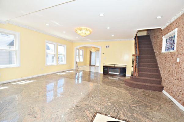 Chandelier, Empty room, Interior, Recessed Lighting