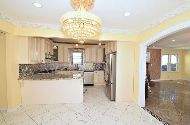 Chandelier, Interior, Kitchen, Marble, Recessed Lighting, Stainless Steel Appliances