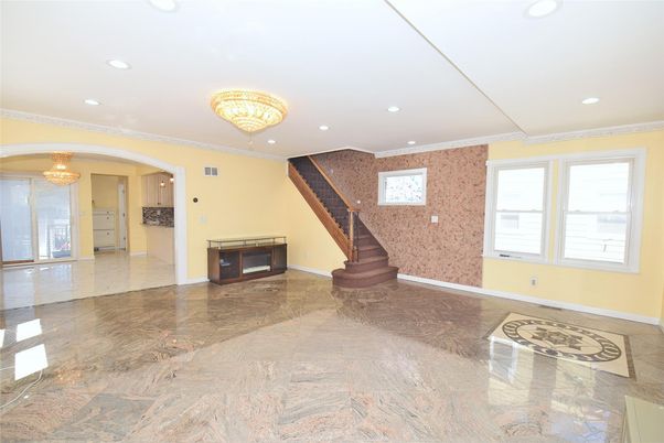 Chandelier, Empty room, Interior, Recessed Lighting
