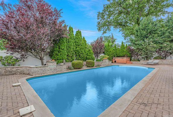 Exterior, Hot Tub, Pool