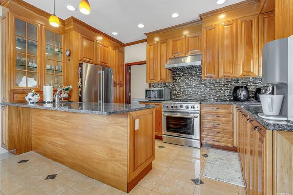 Interior, Kitchen, Pendant Lights, Recessed Lighting, Stainless Steel Appliances