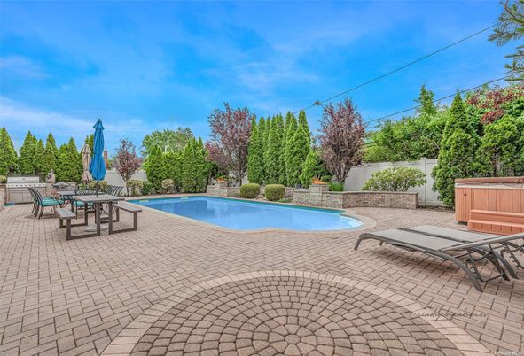 Exterior, Hot Tub, Pool