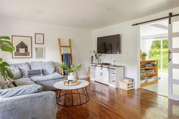Interior, Living room, Recessed Lighting, Wood Texture Flooring