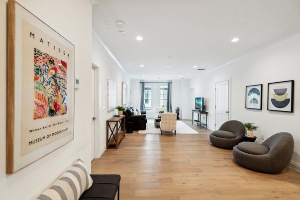 Interior, Living room, Recessed Lighting, Wood Texture Flooring