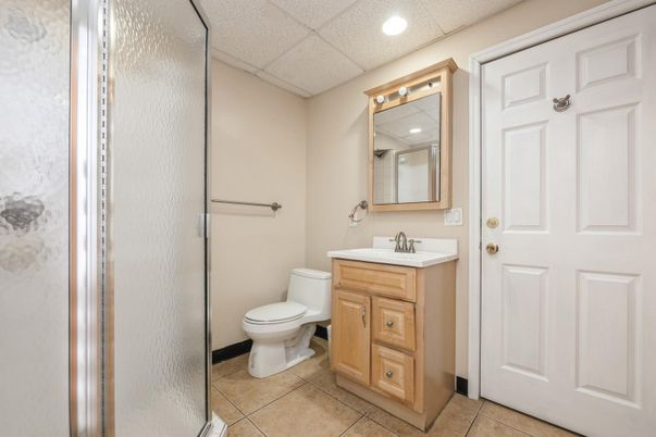 Bathroom, Interior, Recessed Lighting