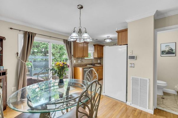Chandelier, Dining room, Interior, Kitchen, Wood Texture Flooring