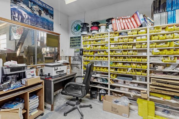 Home Office, Interior
