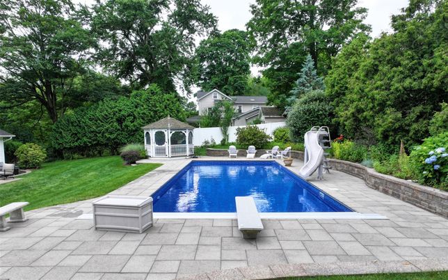 Exterior, Playground, Pool