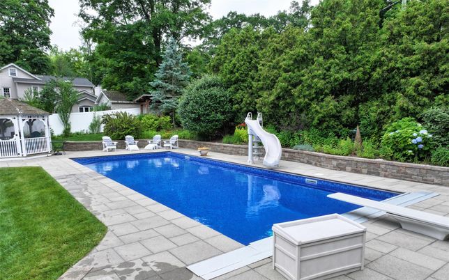 Exterior, Playground, Pool