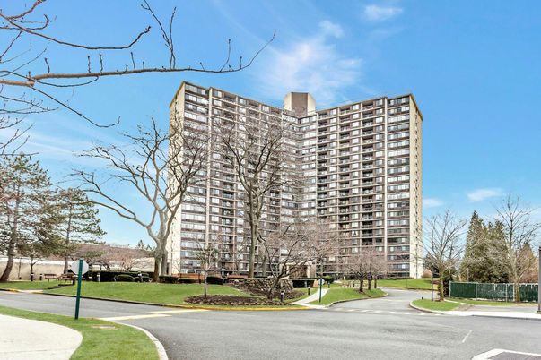 Exterior, Facade, Condo Building