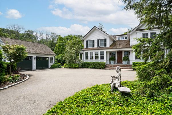 Attached, Exterior, Facade, Farmhouse