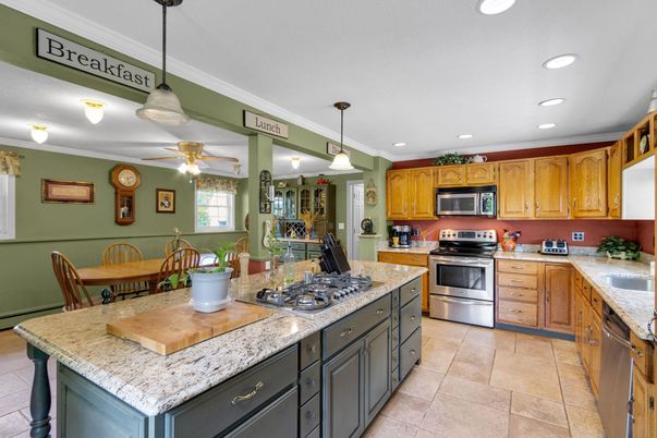 Dining room, Interior, Kitchen, Pendant Lights, Recessed Lighting, Stainless Steel Appliances