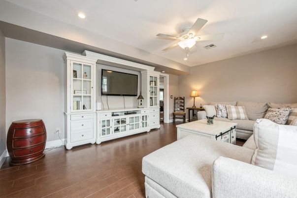 Interior, Living room, Recessed Lighting, Wood Texture Flooring