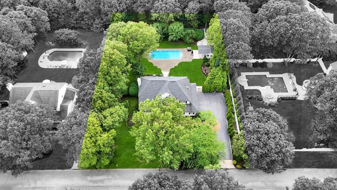 Exterior, Drone