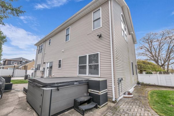 Exterior, Hot Tub