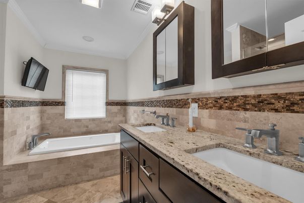 Bathroom, Dual Sink Vanities, Interior