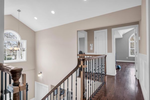 Interior, Pendant Lights, Recessed Lighting, Wood Texture Flooring