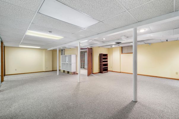 Empty room, Interior, Recessed Lighting