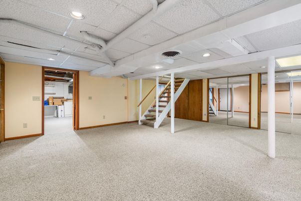 Empty room, Interior, Recessed Lighting
