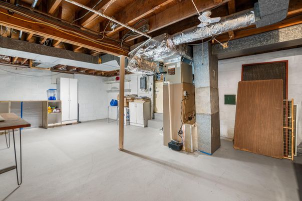 Interior, Washer, Wooden Beams