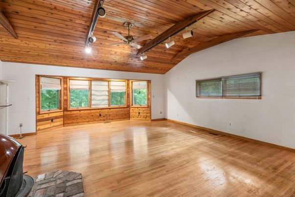 Empty room, Interior, Wooden Beams, Wooden Ceilings, Wood Texture Flooring