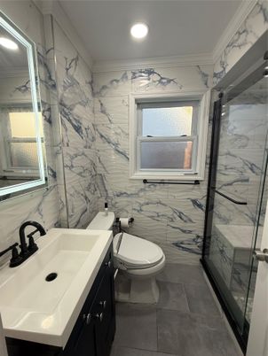 Bathroom, Interior, Marble Walls, Recessed Lighting