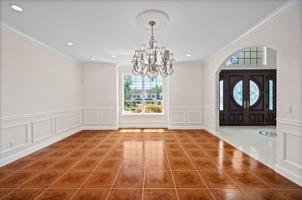 Chandelier, Empty room, Interior, Recessed Lighting
