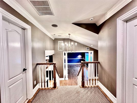 Interior, Pendant Lights, Recessed Lighting, Wood Texture Flooring