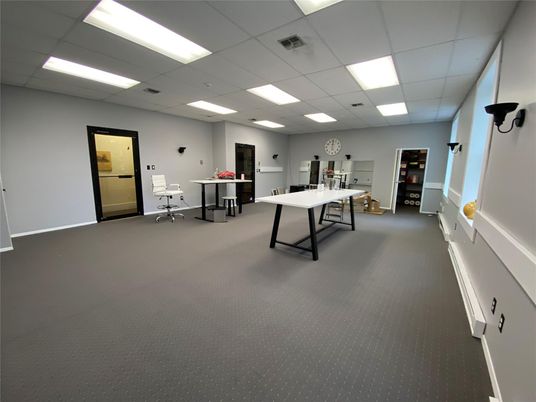 Game Room, Interior, Recessed Lighting