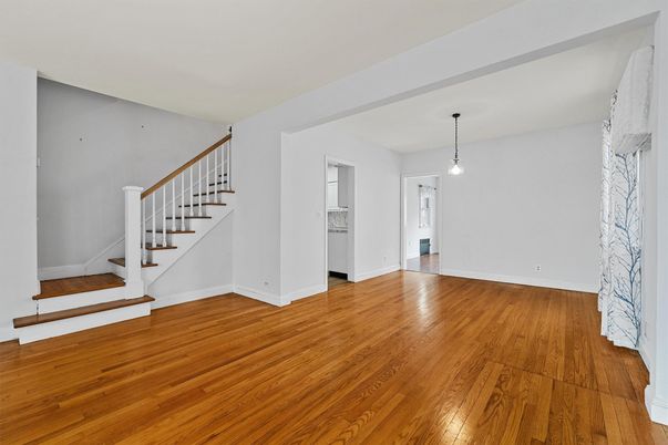 Empty room, Interior, Pendant Lights, Wood Texture Flooring