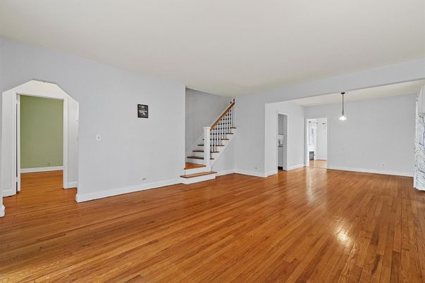 Empty room, Interior, Pendant Lights, Wood Texture Flooring