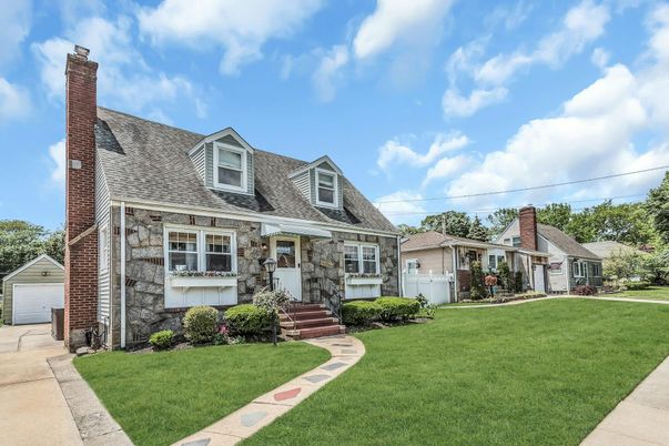 Detached Garage, Exterior, Facade, Cape Cod