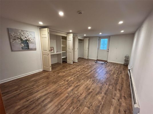 Empty room, Interior, Recessed Lighting, Wood Texture Flooring
